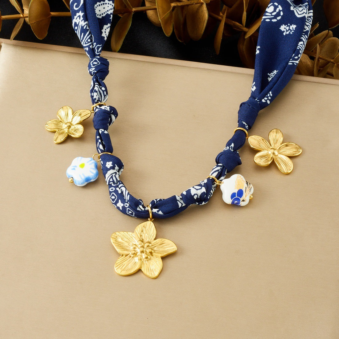 Daisy Flower Necklace